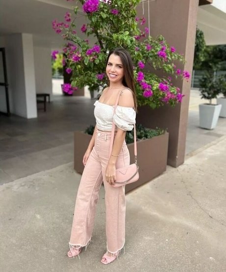 thick trans onlyfans sexy photos