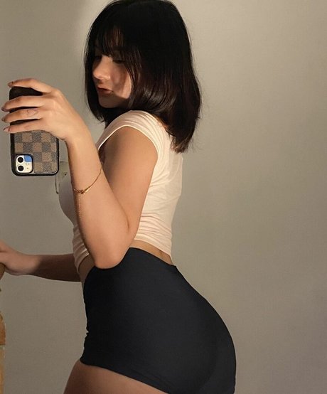 ivyyvon sexy pornstar pic