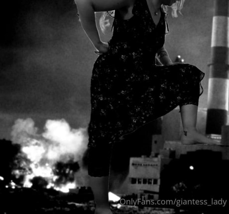 giantess lady star perfect pics