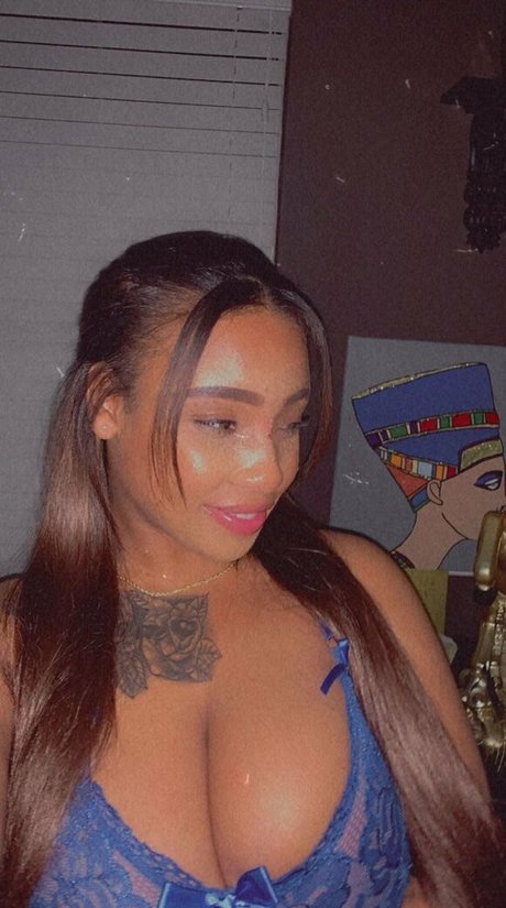 raynellemariah model hot archive