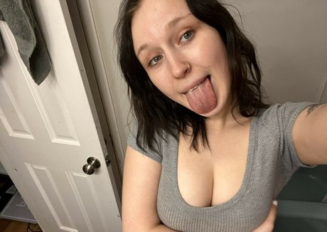 madithebaddiiii hd model img