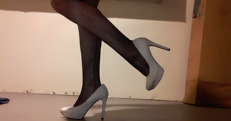 mislonglegs art actress pics