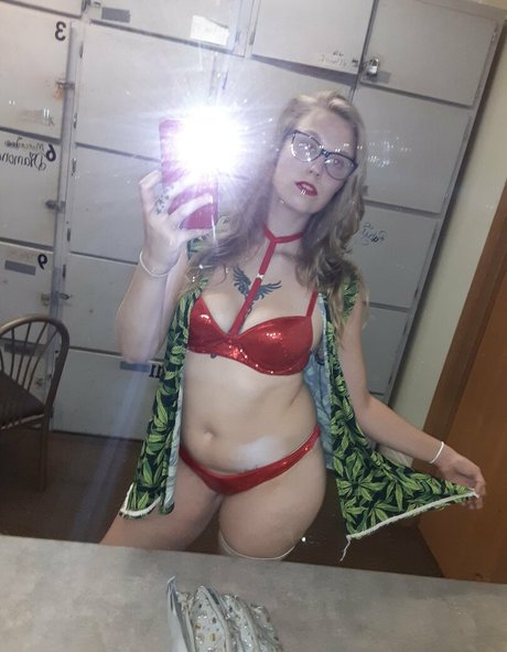 mislonglegs art star pic