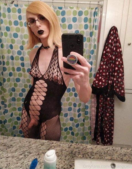 nyxandcass model naked picture