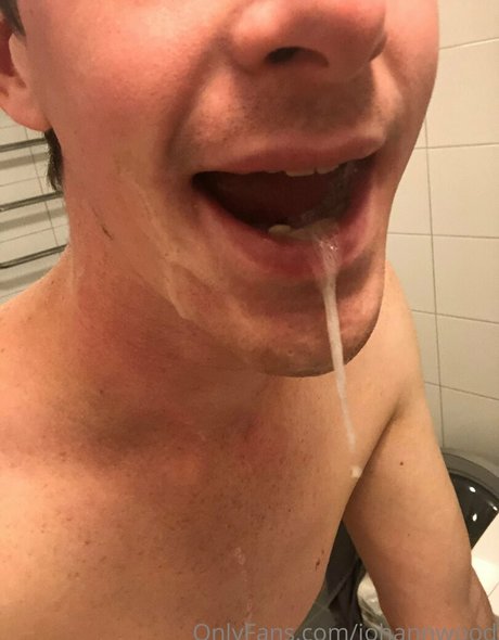 johannwood model pretty pic