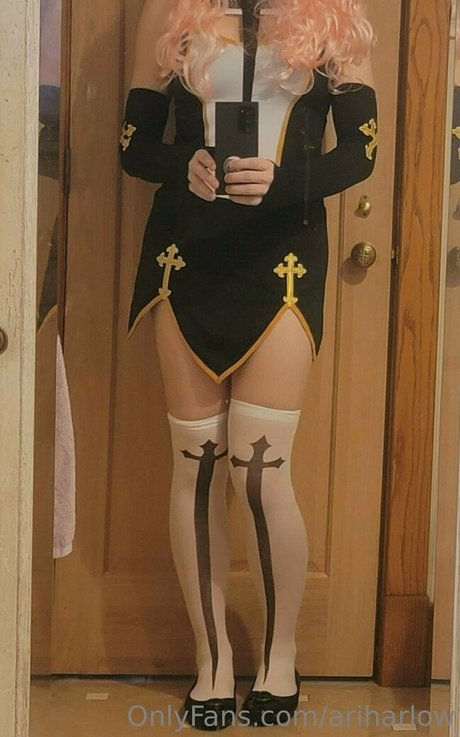 ariharlow star beautiful pictures