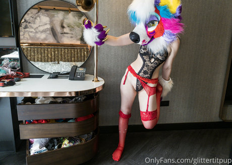 blonde muscle onlyfans nude images