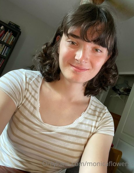 monicaflowerss model photos