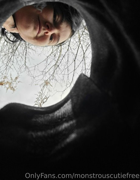 monstrouscutiefree pornstar naked galleries