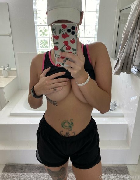 xoasia naked actress image