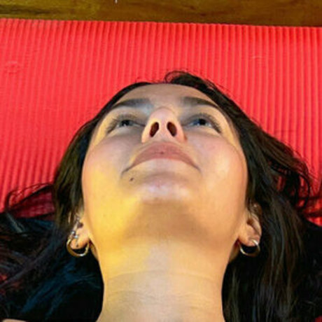 YogaAlin model naked picture