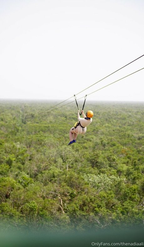 Nadia Ali hd model pics