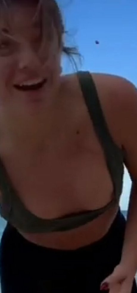 Tabitha Swatosh nudes star img