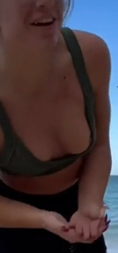 Tabitha Swatosh star pornographic photos