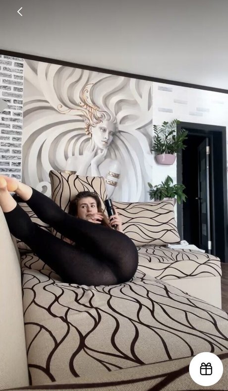 Angel Mari model high quality pic