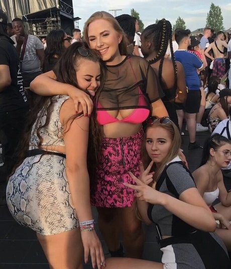 Lucy Whittingham beautiful star gallery