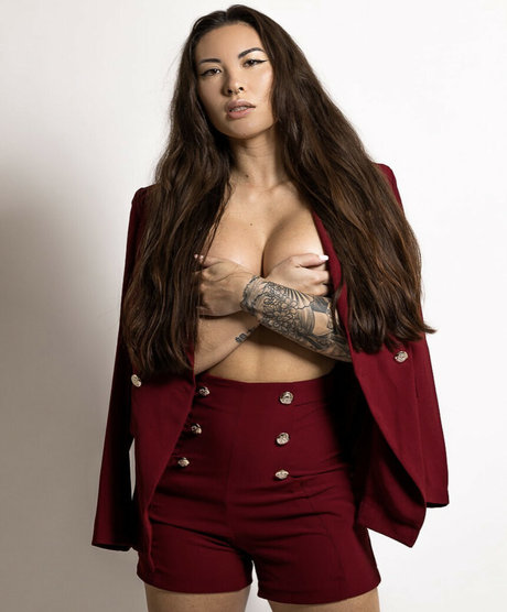 iris est2020 xxx actress pic