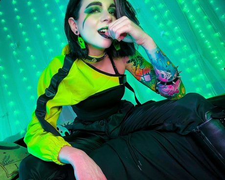 Flickerspark model hd photos