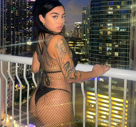 ashsprivate model adult pic