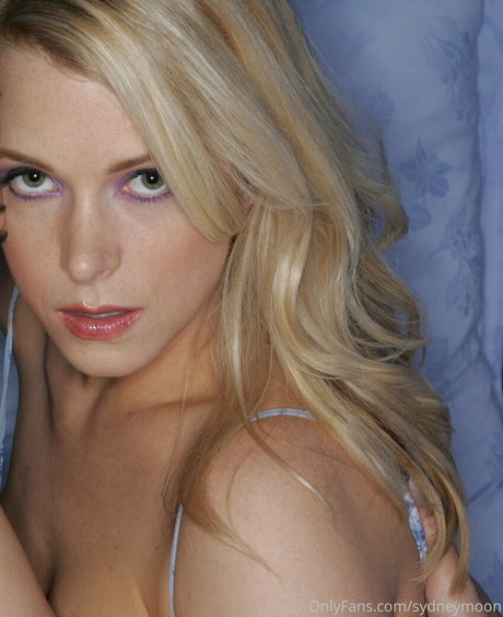 sydneymoon erotic star picture
