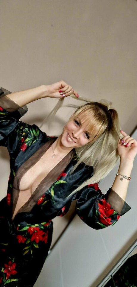 yaraabisch star exclusive photo