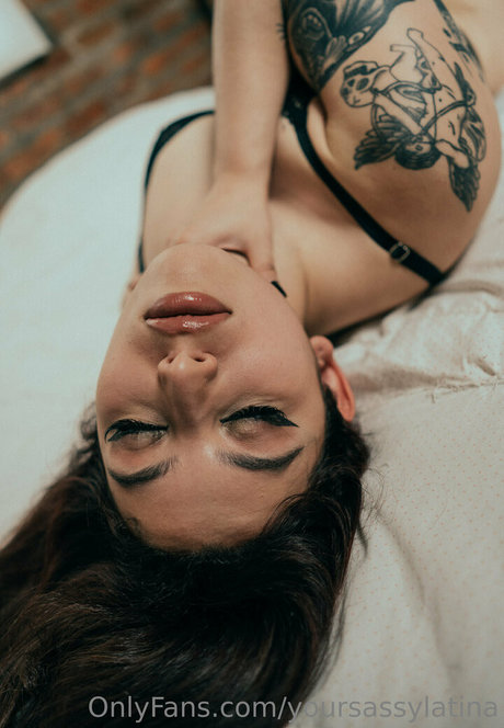 yoursassylatina star hot images