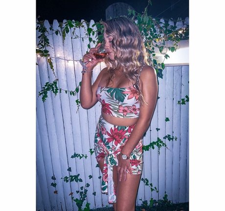 Dale08gc naked actress photos