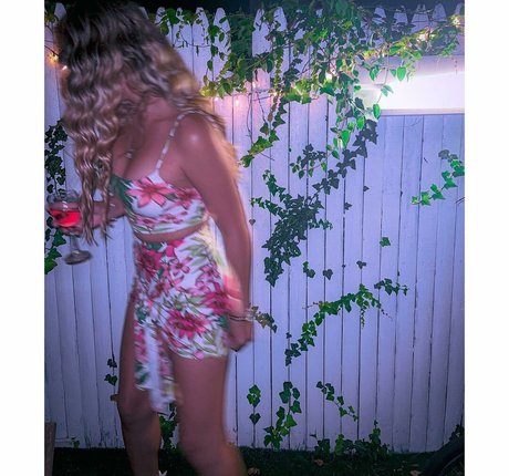 Dale08gc model erotic photos