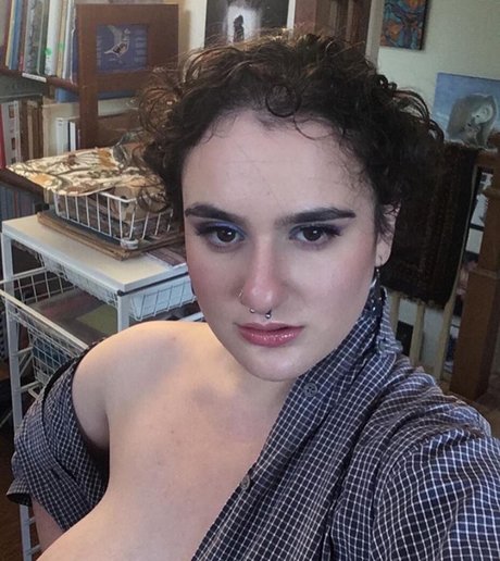 Alida Roos beautiful star img