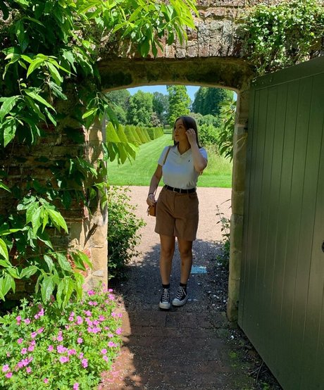 Helayna Birkett art actress pic