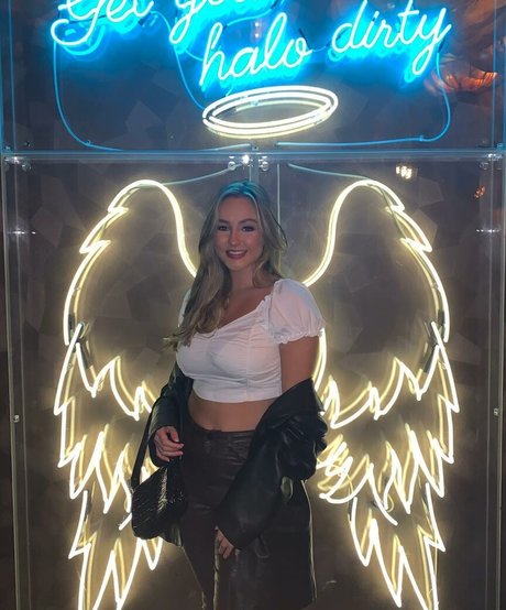 Helayna Birkett star xxx photo