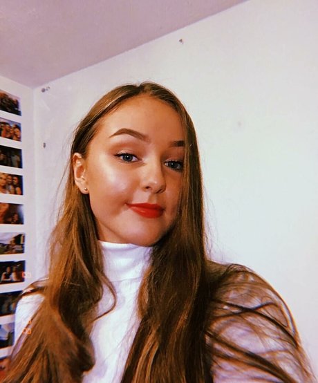 Helayna Birkett star adult image