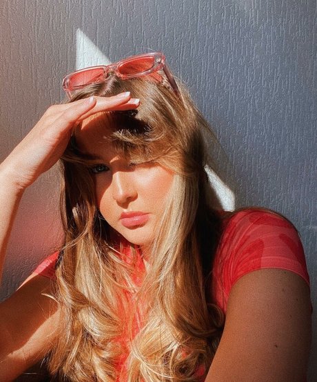 Helayna Birkett free star photos