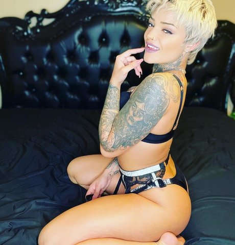 Kris Karson star sexy pictures