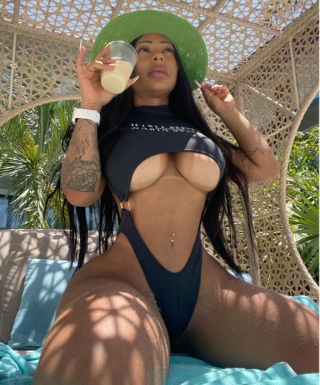 Valentina Ferraz top pornstar image