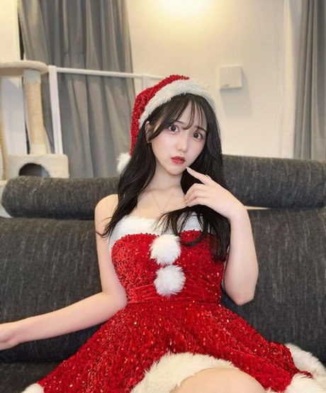 _chiyuu_ model hd images