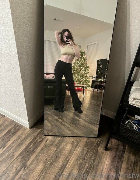 EmiliaNSFW pornstar sex gallery