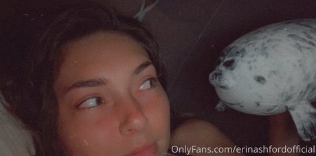 erinashfordofficial star nude picture