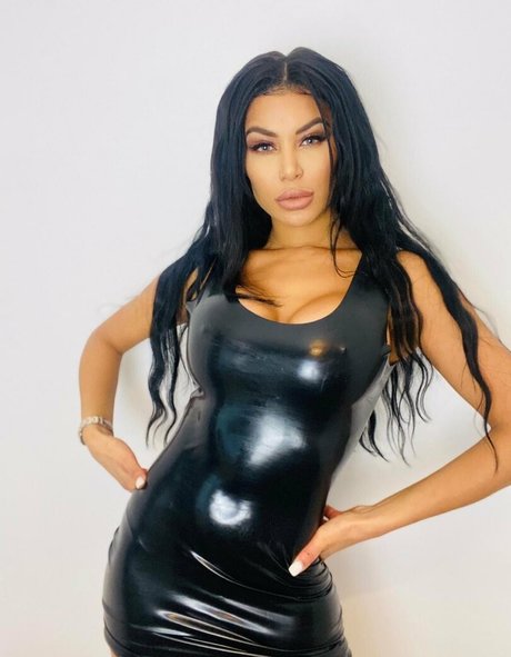 oliviaberzinc exclusive actress archive