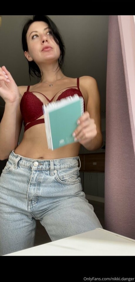 Nikki Danger hd model pic