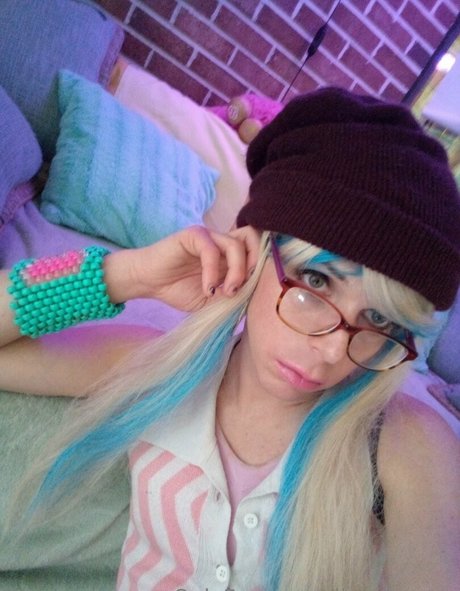 amateur mom onlyfans art naked images