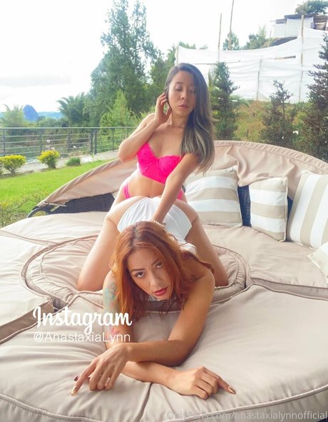 anastaxialynnofficial model naked pics