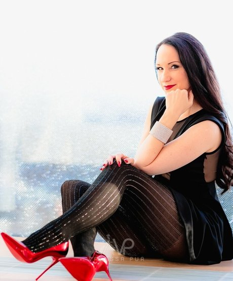 amateur mom onlyfans naked photo