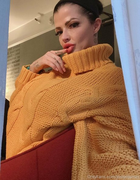 blonde milf big tits onlyfans hot sexy pic