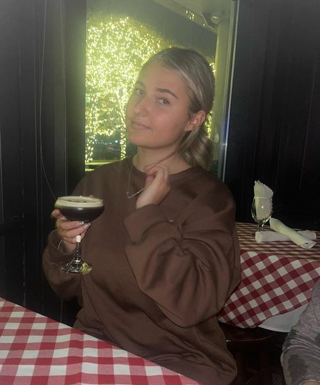 Emizzillo exclusive star pictures