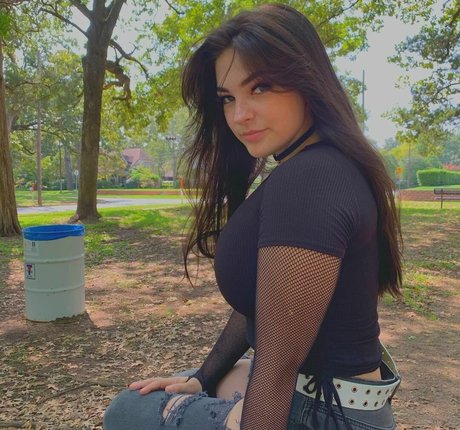 Sarah Lynne Marie model naked archive