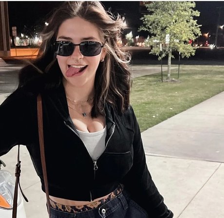 Sarah Lynne Marie naked actress pictures