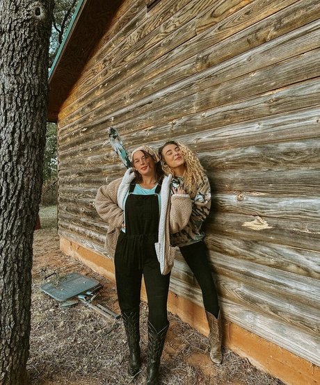 girl on girl onlyfans art naked photos