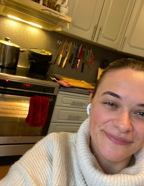 monicar96 actress images