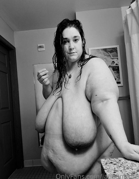 jade0nicole pornstar beautiful picture